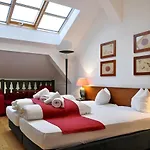 U Bílého Koně Hotel Loket
