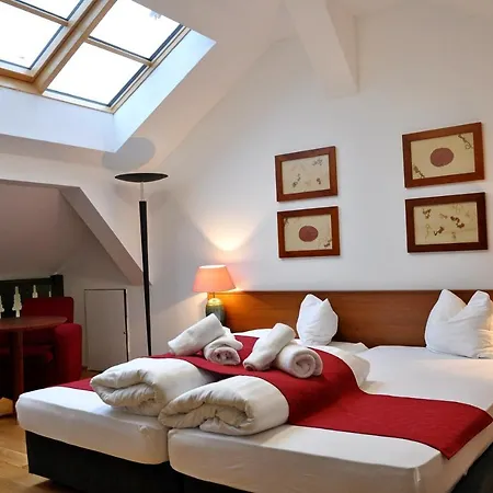 Hotel U Bileho Kone Loket